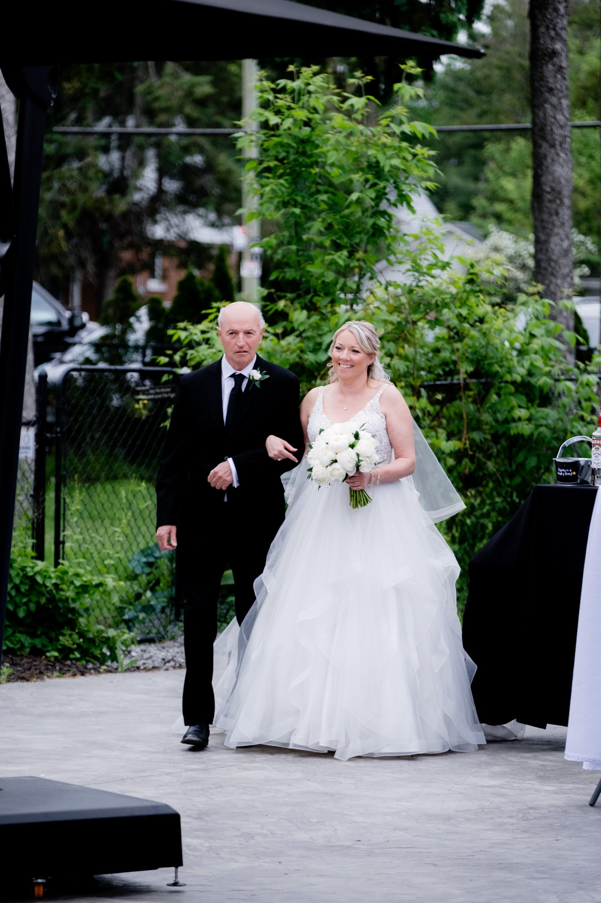 A Dream Wedding at the River Lounge in Ottawa