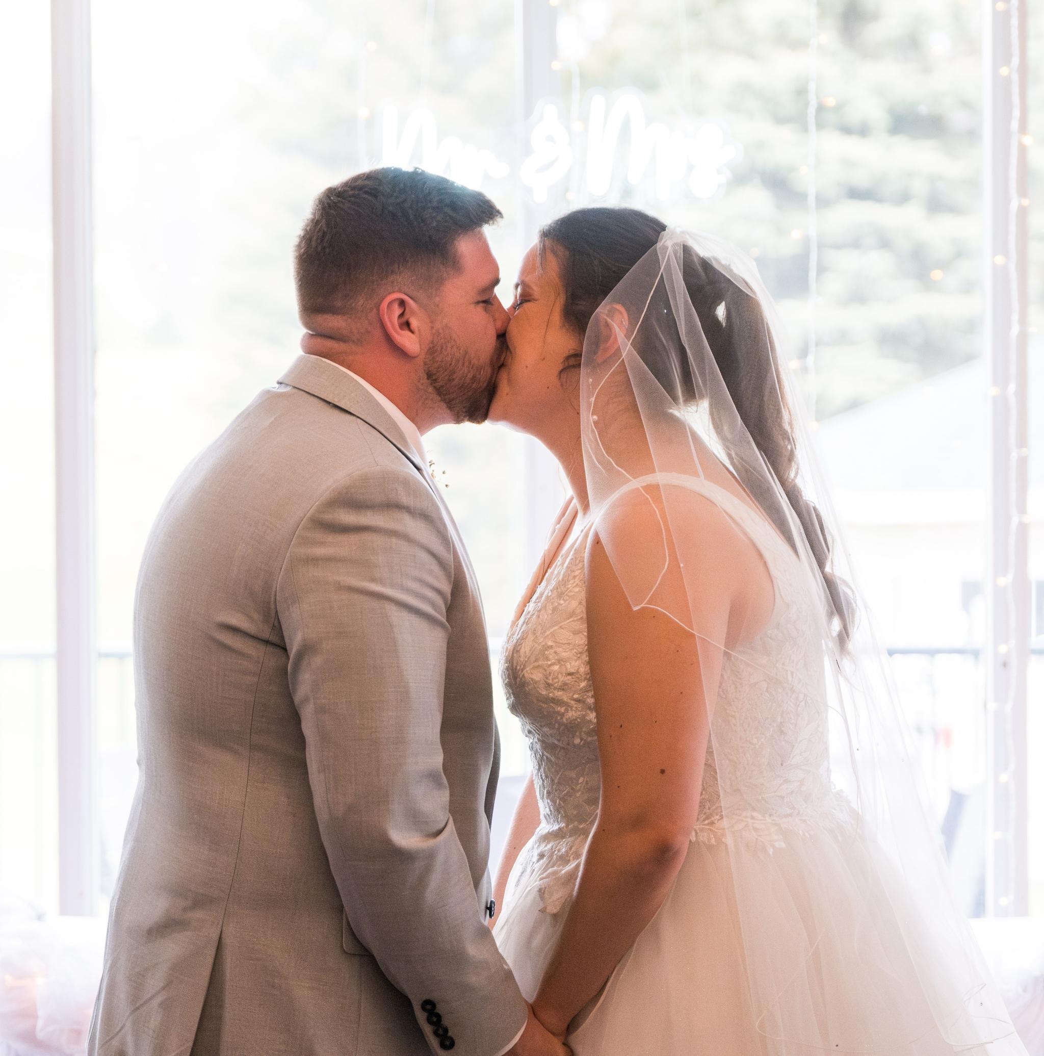 A Rainy Day Romance: The Brockville Country Club Wedding of Ashley and Sean